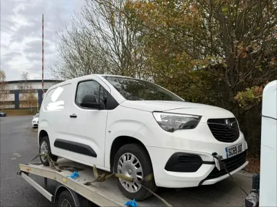 Używany Vauxhall Combo Sportive 100 KM (73 kW) 2020 Biały Van
