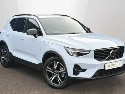 Usado Volvo XC40 Plus 163 HP (119 kW) 2025 SUV