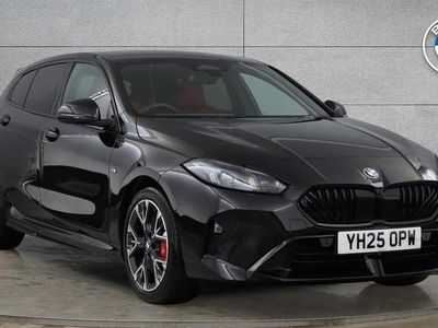 Begagnad BMW 120 M Sport 168 HK (123 kW) 2025 Svart Halvkombi