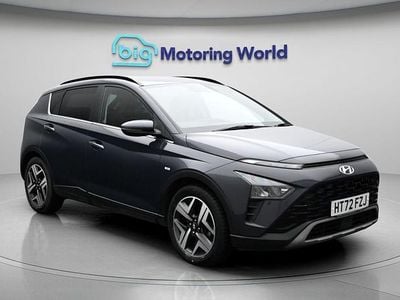 Begagnad Hyundai Bayon Premium 120 HK (88 kW) 2023 Grå SUV