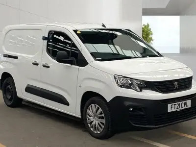 Used Peugeot Partner 100 HP (73 kW) 2021 White MPV
