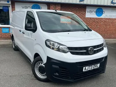 Używany Vauxhall Vivaro S 100 KM (73 kW) 2023 Biały Minivan