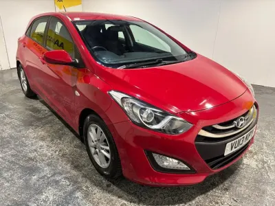 Usado Hyundai i30 Active 100 HP (73 kW) 2013 Vermelho Citadino