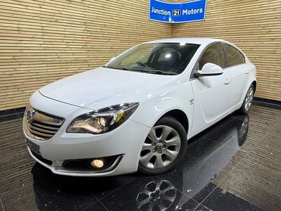 Second-hand Vauxhall Insignia SRi 140 CP (102 kW) 2015 Alb Hatchback