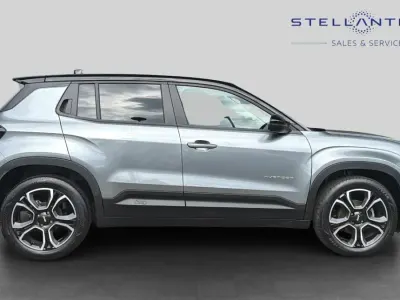 Begagnad Jeep Avenger Summit 100 HK (73 kW) 2025 SUV
