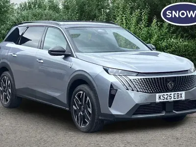 Używany Peugeot 5008 GTi 136 KM (100 kW) 2025 Szary SUV