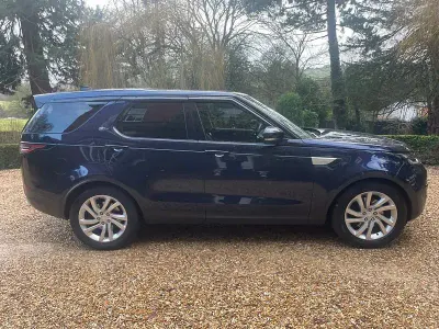 Used Land Rover Discovery 5 HSE 258 HP (189 kW) 2017 Loire blue metallic SUV