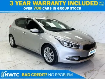Usado Kia Ceed 89 HP (65 kW) 2015 Prateado Citadino