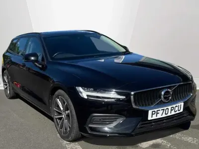 Begagnad Volvo V60 Momentum 2021 Svart Kombi