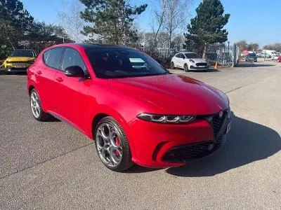 Begagnad Alfa Romeo Tonale 160 HK (117 kW) 2024 Röd SUV
