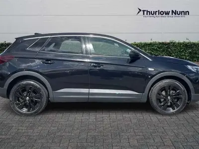 Używany Vauxhall Grandland X SRi 130 KM (95 kW) 2021 Czarny SUV