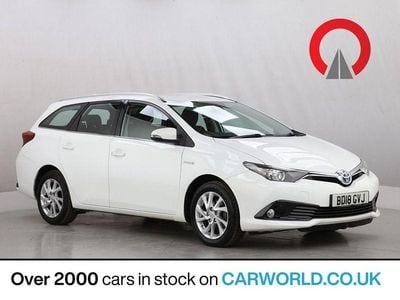 Used Toyota Auris Hybrid 136 HP (100 kW) 2018 White Estate