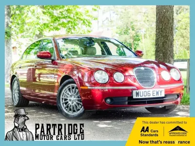 Używany Jaguar S-Type SE 207 KM (152 kW) 2006 Czerwony Sedan/Limuzyna