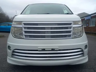 Used Nissan Elgrand 240 HP (176 kW) 2002 White MPV