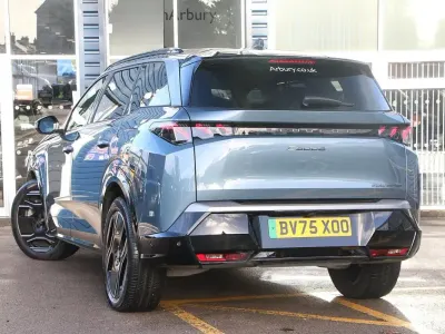 Used Peugeot e-5008 Dual Motor 236 kW (321 HP) 2025 SUV
