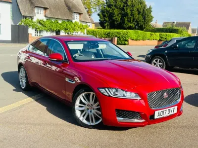 Używany Jaguar XF Portfolio 180 KM (132 kW) 2017 Czerwony Sedan/Limuzyna