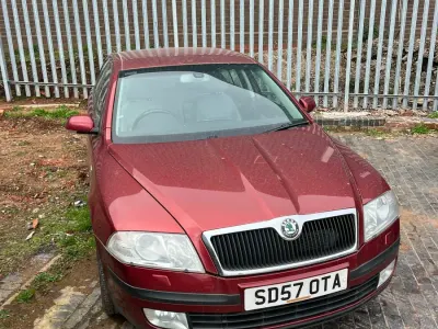 Używany Skoda Octavia 140 KM (102 kW) 2007 Czerwony Hatchback
