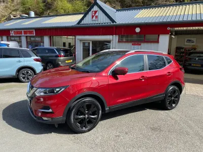 Used Nissan Qashqai N-Connecta 158 HP (116 kW) 2021 Red SUV