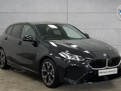 Begagnad BMW 120 M Sport 168 HK (123 kW) 2024 Svart Halvkombi