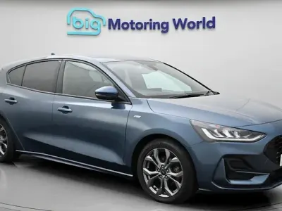 Used Ford Focus ST-Line 125 HP (91 kW) 2023 Blue Hatchback