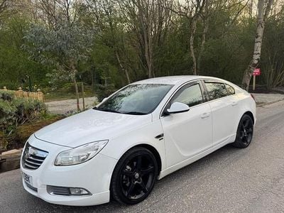 Used Vauxhall Insignia SRi 160 HP (117 kW) 2011 White Hatchback