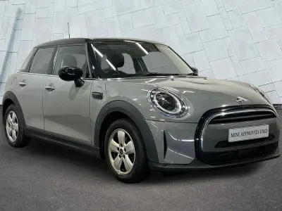 Begagnad Mini Cooper Classic 134 HK (98 kW) 2022 Grå Halvkombi