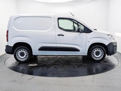 Used Citroën Berlingo 99 HP (72 kW) 2023 White MPV