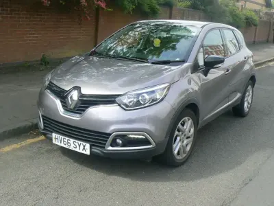 Usado Renault Captur Dynamique 90 HP (66 kW) 2016 Cinzento SUV