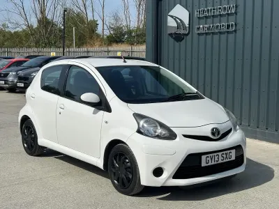 Used Toyota Aygo 68 HP (50 kW) 2013 White Hatchback
