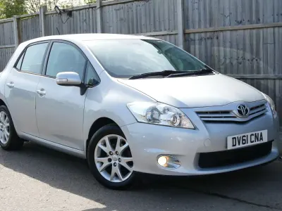 Used Toyota Auris 2011 Silver Hatchback