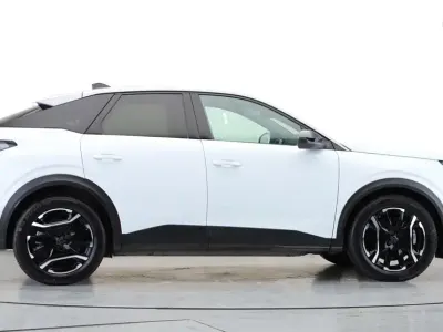 Used Peugeot e-3008 Allure 2025 SUV