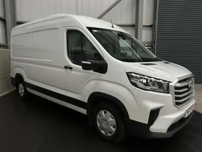 Usado Maxus V90 163 HP (119 kW) 2023 Branco Van
