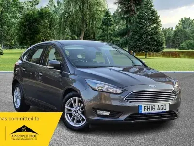 Used Ford Focus Zetec 125 HP (91 kW) 2016 Grey Hatchback