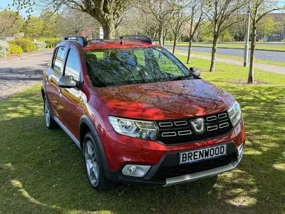 Używany Dacia Sandero Essentiel 90 KM (66 kW) 2019 Czerwony Hatchback