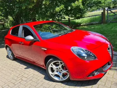 Used Alfa Romeo Giulietta Edizione Speciale 2016 Red Hatchback