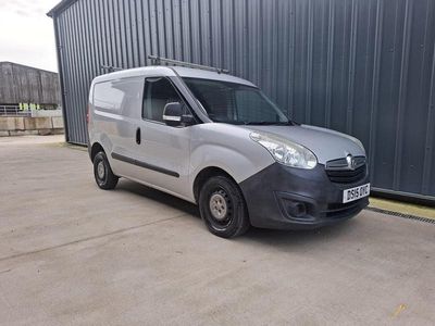 Used Vauxhall Combo 105 HP (77 kW) 2015 Silver MPV