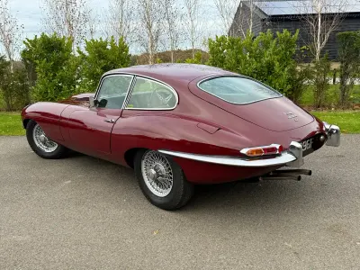 Used Jaguar E-Type 265 HP (194 kW) 1968 Maroon Coupe