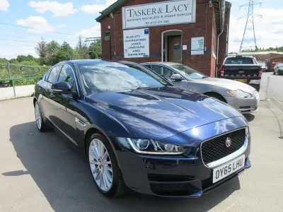 Used Jaguar XE Portfolio 180 HP (132 kW) 2015 Blue Sedan