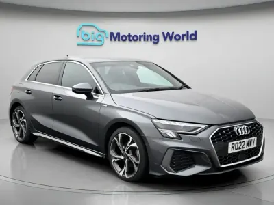 Begagnad Audi A3 Sportback S-Line 2022 Grå Halvkombi