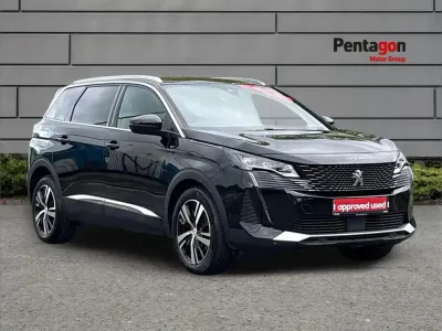Usado Peugeot 5008 GTi 130 HP (95 kW) 2023 Preto SUV