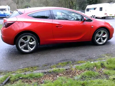 Second-hand Vauxhall Astra GTC SRi 2012 Roșu Hatchback