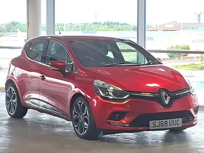 Used Renault Clio Iconic 76 HP (55 kW) 2018 Red Hatchback