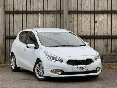 Usado Kia Ceed 2013 Branco Citadino