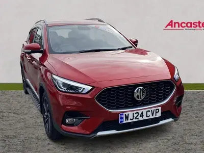 Używany MG ZS Exclusive 111 KM (81 kW) 2024 Czerwony SUV