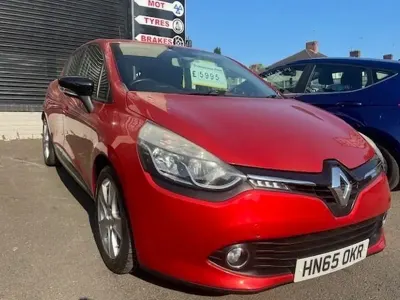 Used Renault Clio Dynamique 75 HP (55 kW) 2015 Red Hatchback