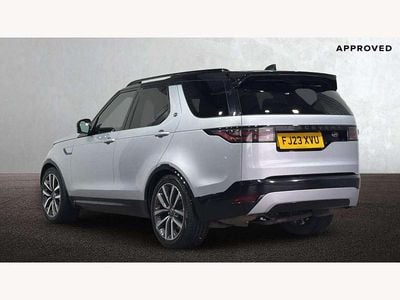 Używany Land Rover Discovery 5 SE Dynamic 250 KM (183 kW) 2023 Srebrny SUV