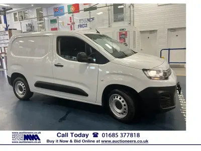 Used Citroën Berlingo 100 HP (73 kW) 2023 White MPV