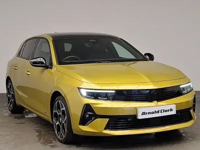 Used Vauxhall Astra Ultimate 130 HP (95 kW) 2023 Yellow Hatchback