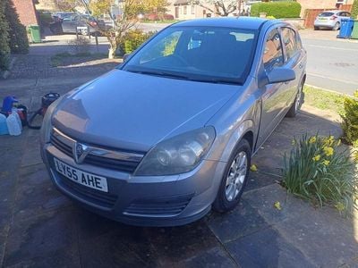 Used Vauxhall Astra Club 2005 Silver Hatchback