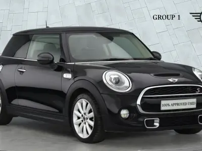Usado Mini Cooper S Hatch 189 CV (139 kW) 2018 Negro Utilitario